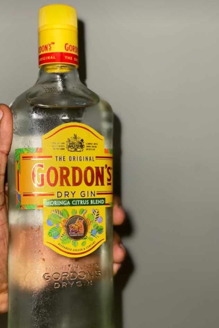 Olowokuti1's tweet photo. This is beyond a normal alcohol. It's a lie-detector. It went  beyond Erica's deceptive smile and unravelled all the piled up hate, jealousy, bitterness that she feels for God's choice(Laycon). As you retweet this, May God reveal your real enemies. https://t.co/yoHskAayQo