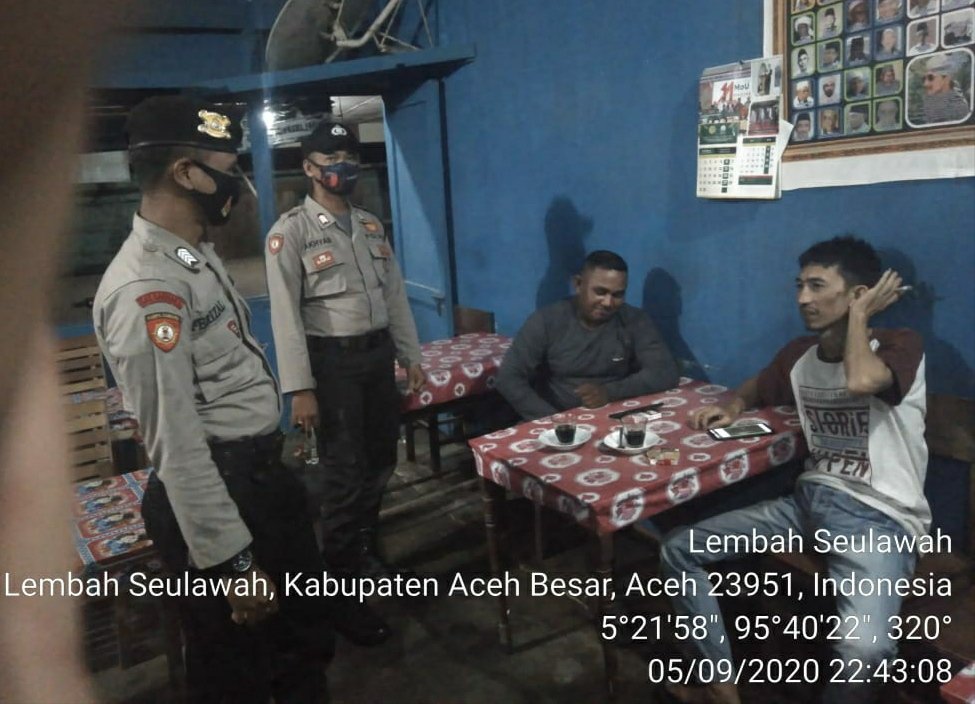 01Lembah's tweet photo. Memberikan Himbauan kepada Masyarakat agar selalu menggunakan masker, membagi masker, selalu menjaga jarak dalam setiap kegiatan untuk memutus rantai penyebaran Covid 19. https://t.co/aoD22mnVGc