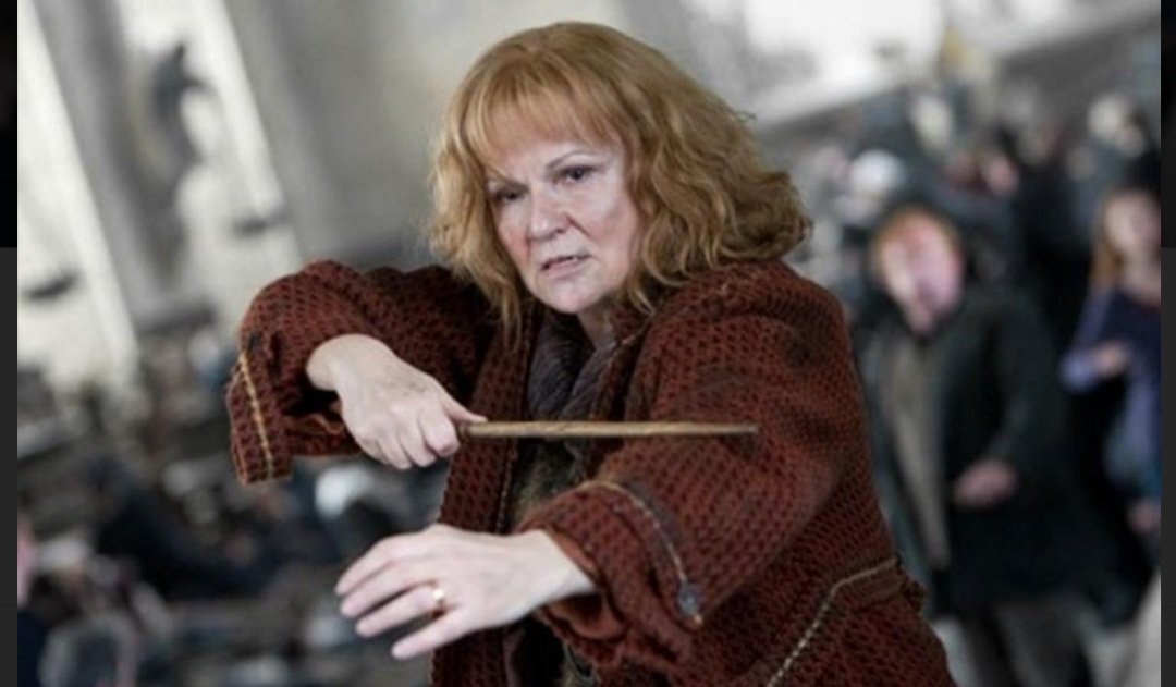 tuntastic1's tweet photo. Como olvidar cuando Lucia Galán mata a Bellatrix 💥 https://t.co/sz1AOaHXba