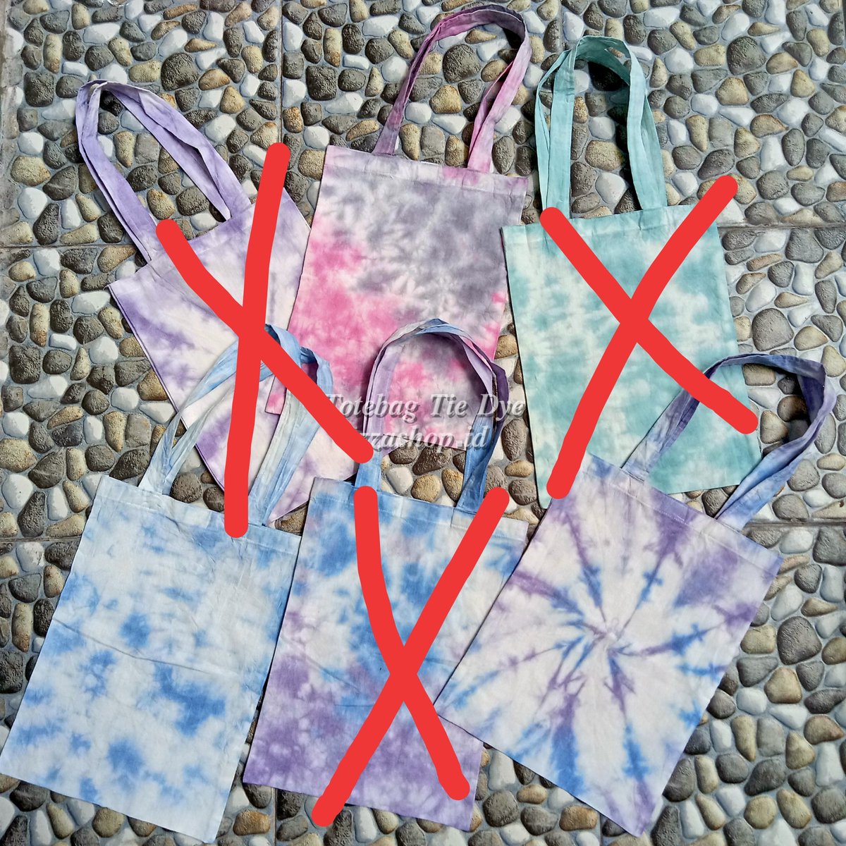 @ditaadl_ iyaaaa ih miiirip 😭 cntip gemoy lucu asdfghjkakedims

btw mmf, nitip ya brngkali ada yg naksir💜 ready stock 3 totebag tie dye lucunya😳 bs cust/req🤩 mumpung promo nih dan bisa freeOng juga via syopi🤗 tanya² dl silakan:)