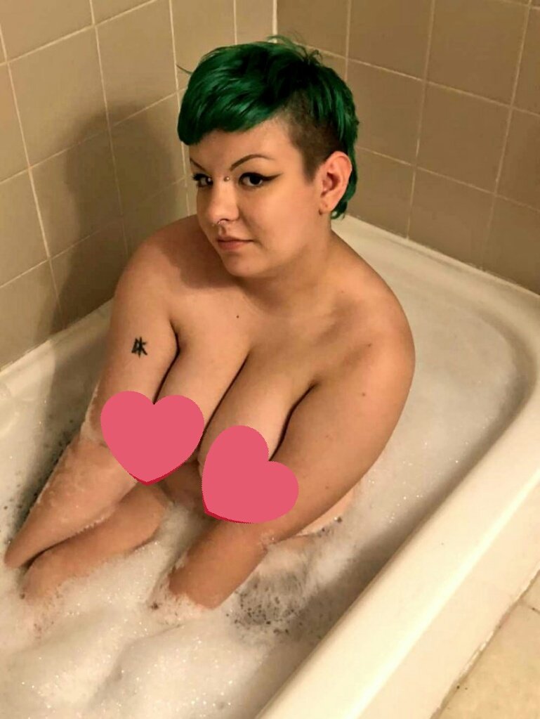 lilypeachy2's tweet photo. bathe with me? 👉👈 

check out more content on my onlyfans!! https://t.co/HUa1Ds5snr

☄I post nudes, lewds, and videos monday thru friday ☄ https://t.co/MtWBSLhYuP