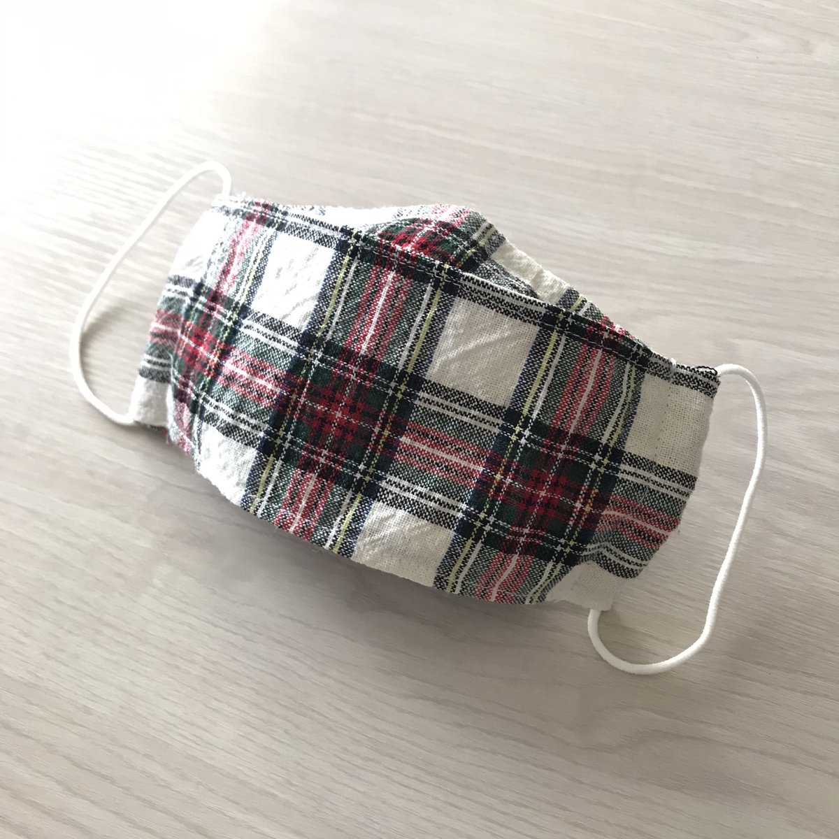 kanan0114's tweet photo. Seriaでお気に入りの生地を見つけたので、大臣マスク作ってみた。ノーズワイヤー入るし、フィルターポケットもあります。　タータンチェック大好き！BCRを思い出すなぁ。分かる人には分かってもらえる… https://t.co/F92WTWhpAX