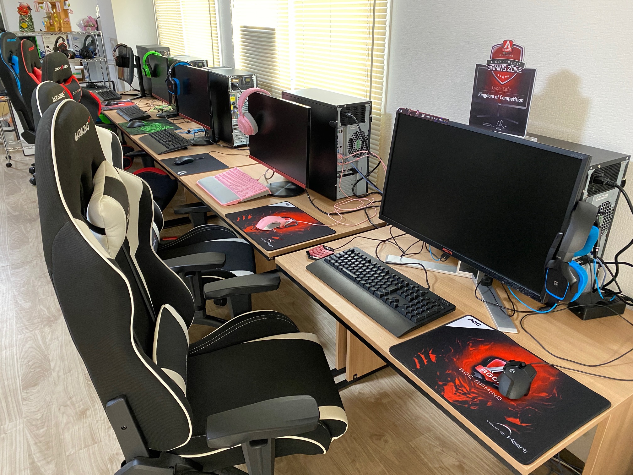 Esportsspaceプリーズ 松山店 愛媛県松山市 プリーズ松山店のpc席はな なんと Aoc 様 Aocgamingjapan のゲーミングモニター Agon G2590px 11 C24g1 11 そして以前より要望のあった リフレッシュレート240hz 最高応答速度