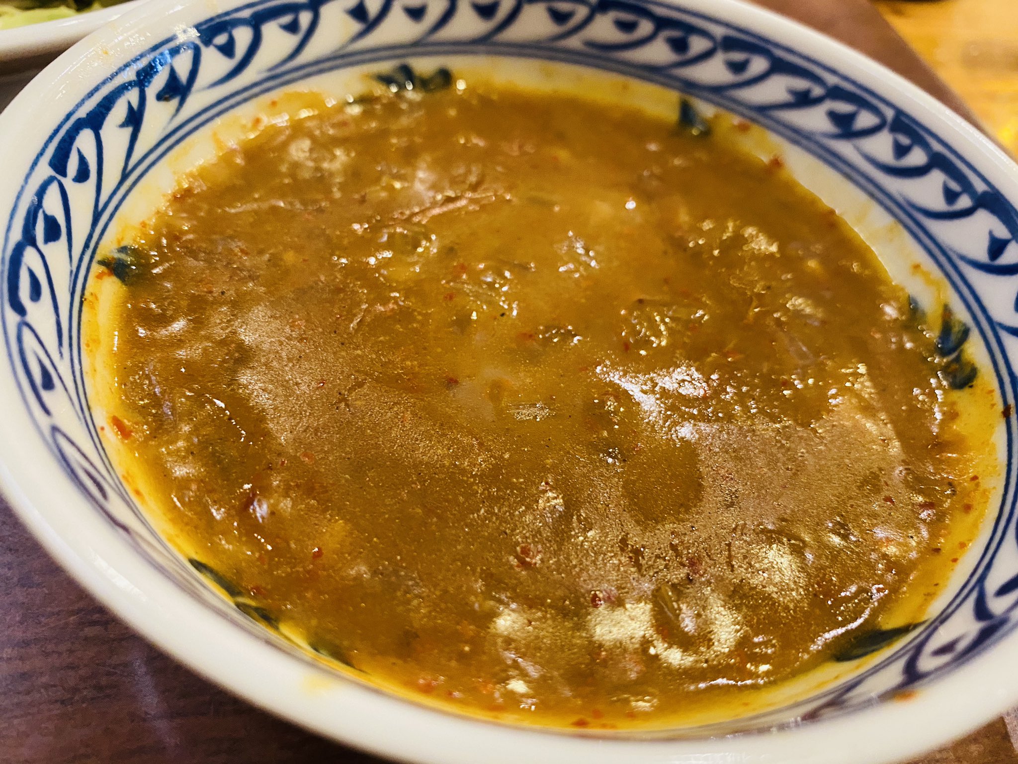 ラーメン巌哲 老酒舗 御徒町 面白いカレーがあると聞いて 火鍋の材料で作った中華風カレー メニュー名からセットで出てくるとはちょっと想像できないが 食べても減らない鶏と唇の痛くなるカレーは癖になる味 美味い 面白いなー カレーライスで