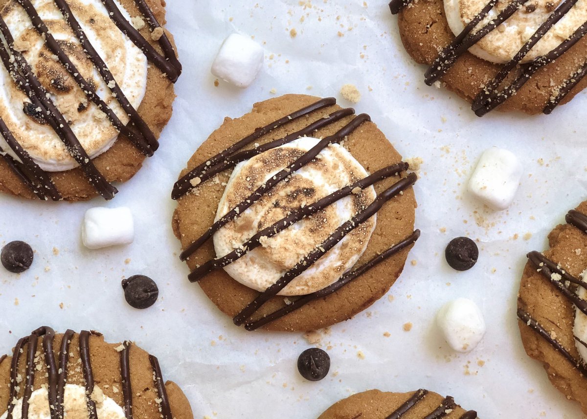 megmadeit333's tweet photo. Seasonal Peanut Butter S’mores Cookies 🥜

 #marshmallow #grahamcracker #chocolate #smores #peanutbuttercookie 

https://t.co/AtrRamVQeW https://t.co/tg2R62tIAj