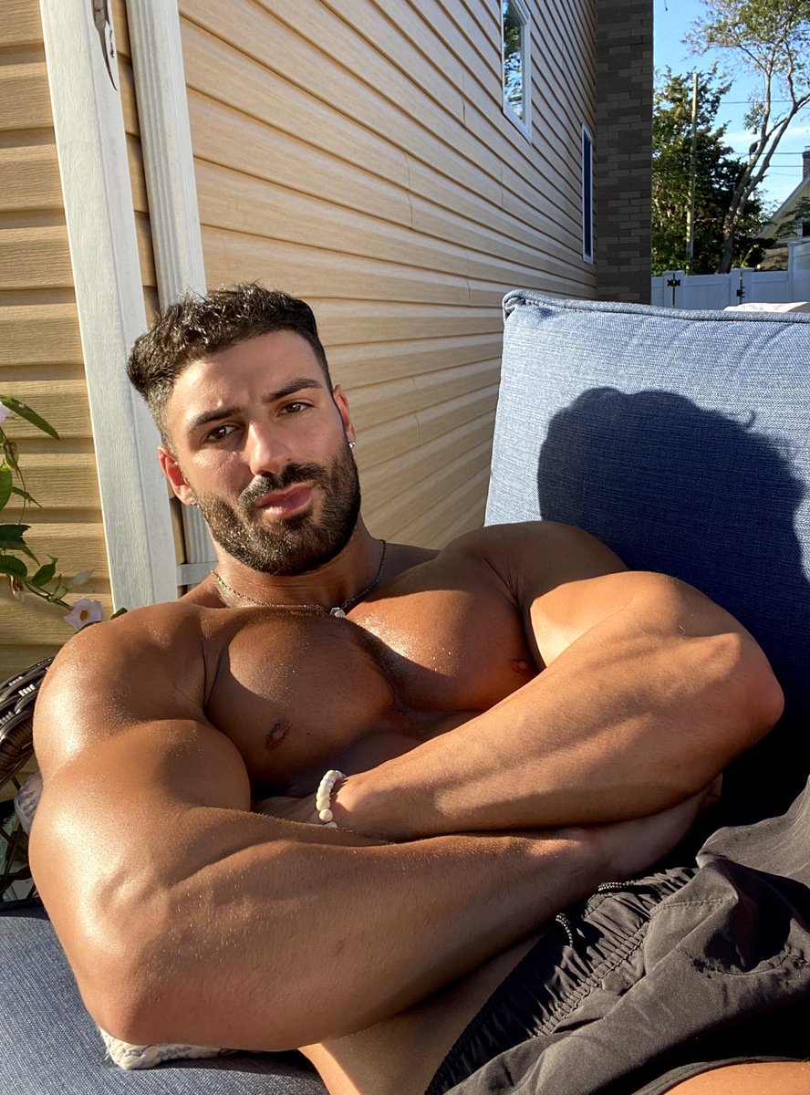 xonicobb's tweet photo. labor day weekend vibes 
https://t.co/2NSDdSa6pR https://t.co/G3VWMR71ch