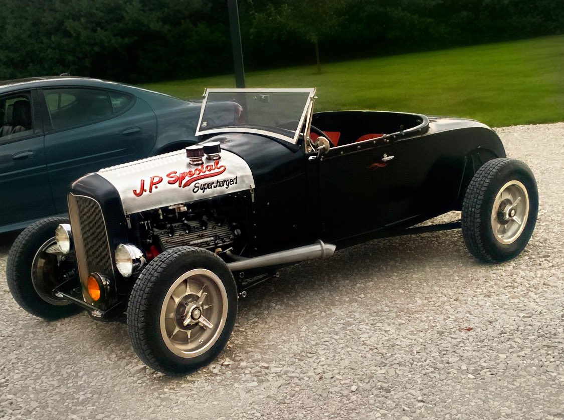 emily_linscott's tweet photo. Guess who got to drive this awesome old beast! π€―π
Thank you to #StevesAutoFab for letting me drive your car. Itβs gorgeous. βΊοΈ
#OldCars #Historic #3SpeedManual #HotRob https://t.co/F74Jx2C0kR