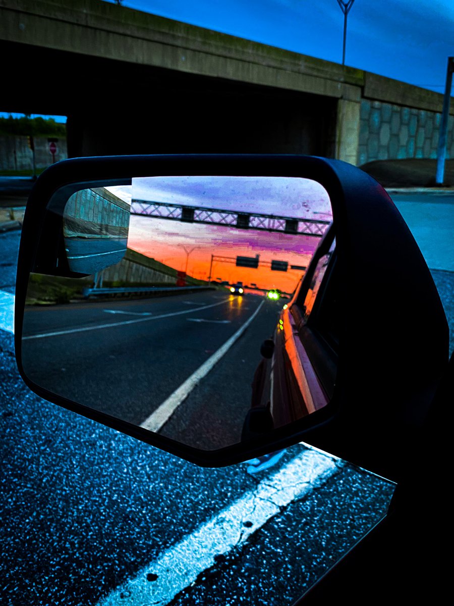 DConway511's tweet photo. β’ itβs been a fun ride so far β’
#photofun #sunset #sky #vibes #drive #cleveland #cle #explorecle #ohio #watercolor #skycandy #candysky #builtfordtough #explore #wander #canonphotography #lightroom #practicemakesprogress #whatdoesitmeantoyou #trytryagain #conwayphotolab https://t.co/sXnogcN2KZ