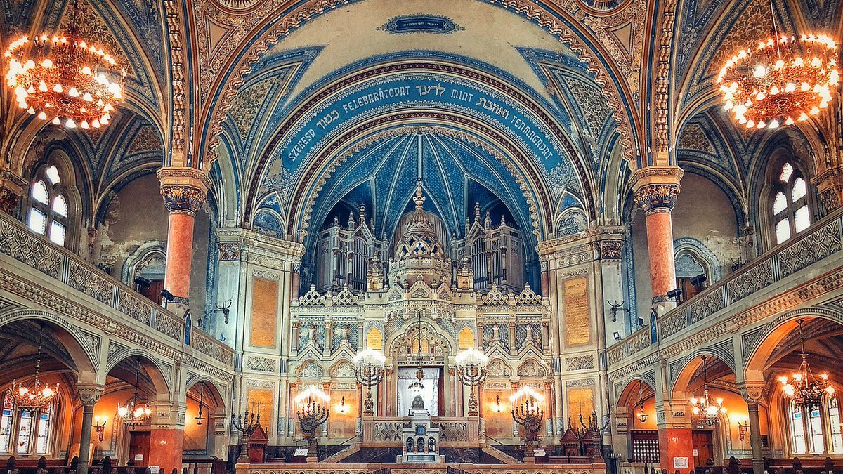 The Szeged Synagogue was built in 1907 by Neolog Jews in Szeged, Hungary.It draws on Moorish Revival, Art Nouveau and Gothic styles and is the 2nd largest synagogue in Hungary.