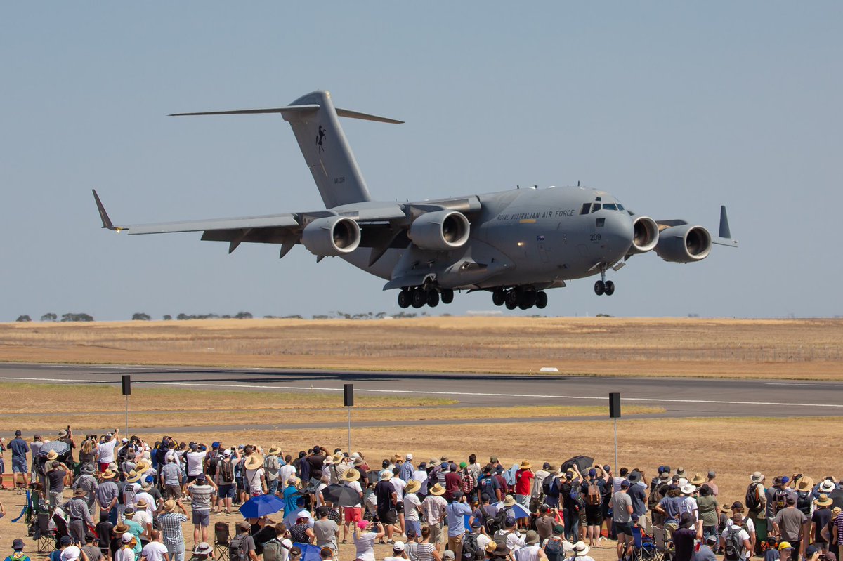 jadeite05pic's tweet photo. Avalon2019, Australia🇦🇺
 #人がうつった航空機写真 https://t.co/k8BqhpuGFG