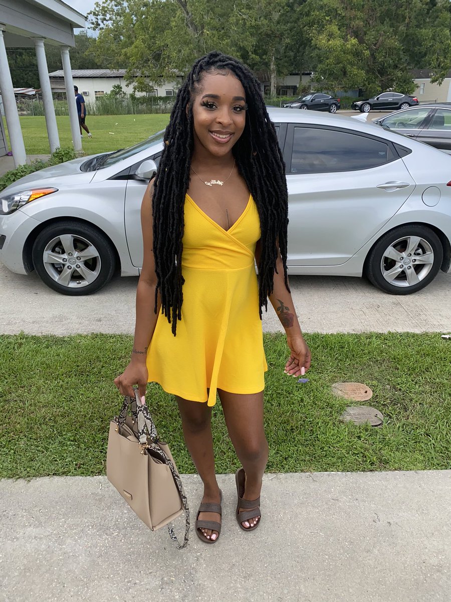whitleyneshae's tweet photo. feeling this natural glow 🌻 https://t.co/Oo3Hwb1AX7