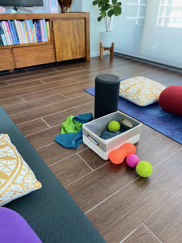 HealFromBurnout's tweet photo. It didn’t seem that long ago when the thought of getting down onto a yoga mat like this seemed like a pipe dream. 

But, I’m thankful to say I did find some solutions. 

https://t.co/VEBFGXNlGE

#adrenalfatigue #adrenalfatiguerecovery #burnout #burnoutrecoverycoach #lgbtqia https://t.co/Atjfpzqghi