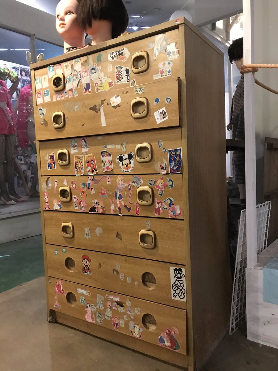 Cha Bo Twitterissa 80年代初めの子供のタンスかな ディズニー好きなのね