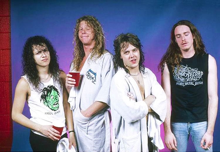 Metallicafan177's tweet photo. I got some crazy shit on here 👌🏻 https://t.co/OSORmmQsUo