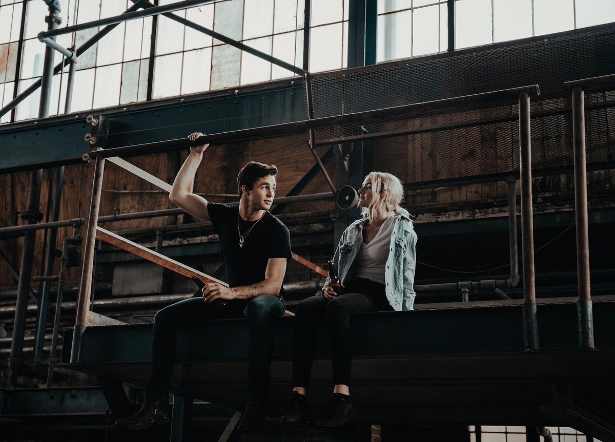 _Kyle_Patrick's tweet photo. I’m a rebel WITH a cause. 🐍🗝
•
•
•
•
•
#backtowork #shoot #video #actor #urban #warehouse #abandoned #acting #shoot #lightscameraaction #michiganactor #NYactor #LAactor #chicagoactor #IMDb #SAGAFTRA #SAG #behindthescenes #rolling #action #rebel #jamesdean
#jamesdeanstyle https://t.co/PoVj8UsfNk