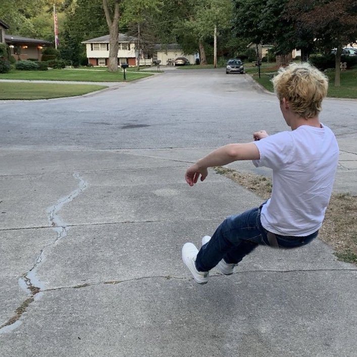 FlimfloomNFT's tweet image. she didn’t get it