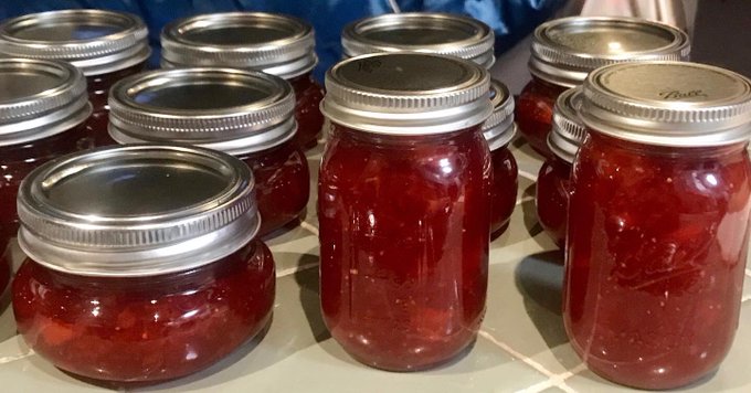 I&rsquo;ve been making so much homemade jam these days. Or is it Ho-made jam? 🤷&zwj;♀️  Strawberry jam  Blackberry<a href="/tag/wetdreams"class="tags"><span>#wetdreams</span></a>