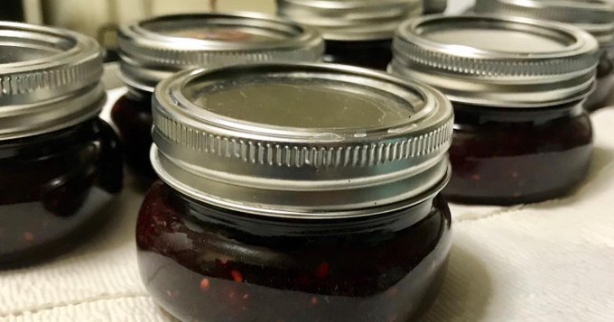 I&rsquo;ve been making so much homemade jam these days. Or is it Ho-made jam? 🤷&zwj;♀️  Strawberry jam  Blackberry