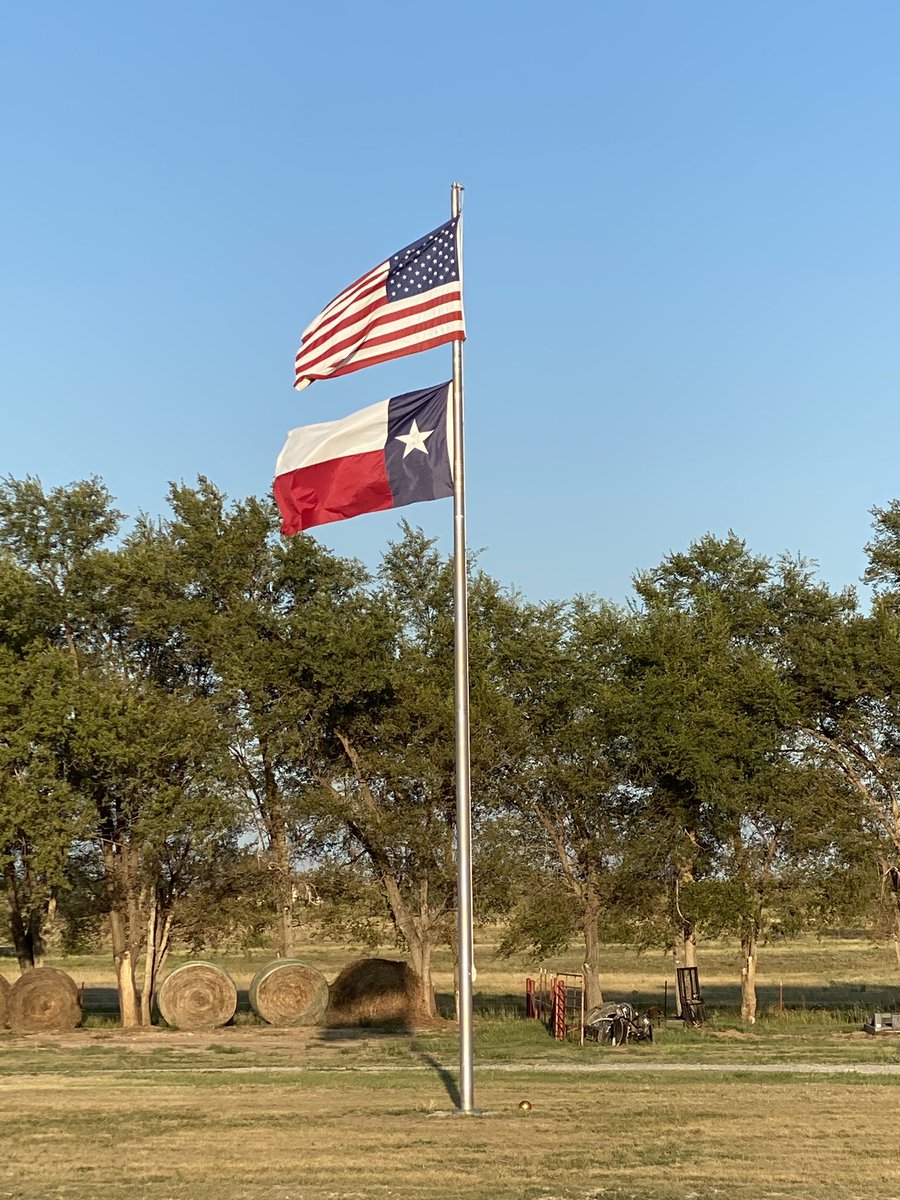 KingForTexas's tweet photo. Happy Labor Day weekend from our house to yours! https://t.co/XV3OPnsbal