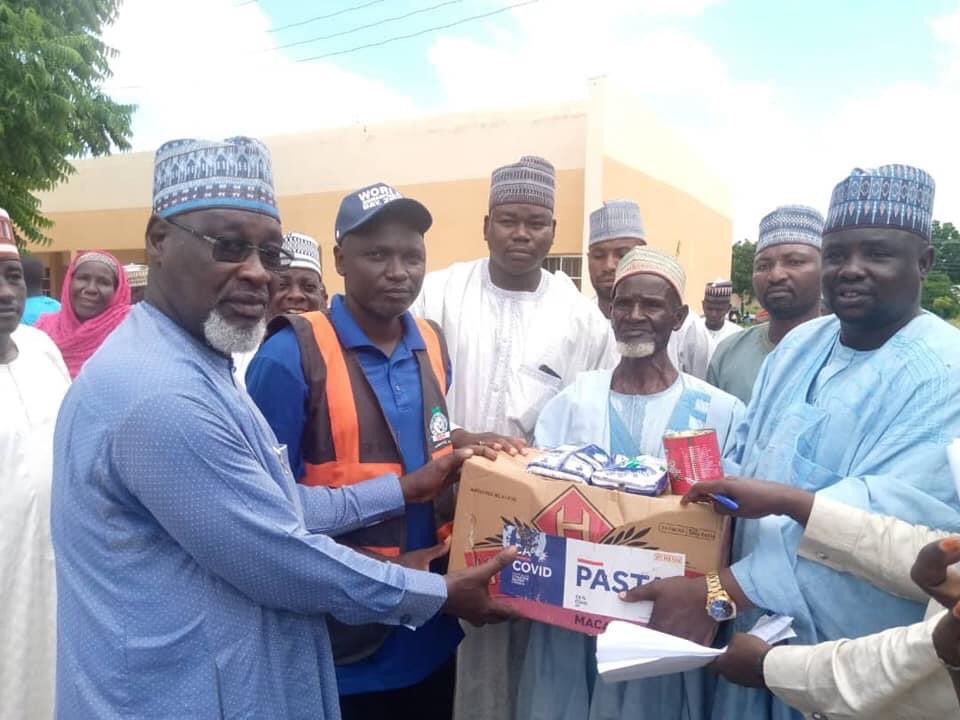 sema_yobe's tweet photo. We flag off the distribution of Governor Mai Mala Buni emergency food support to vulnerable households in Damaturu local government. This is part of Gov. Buni's emergency food support to 39,300 vulnerable households across Yobe state. https://t.co/cxuHi6ybFR