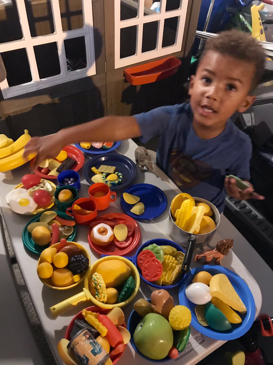 PhilEchols's tweet image. When your (almost) 4 year old makes you an imaginary feast, you graciously say “Thank you” and fake eat with him. #FutureChef &amp;amp; #NobelPrizeWinner