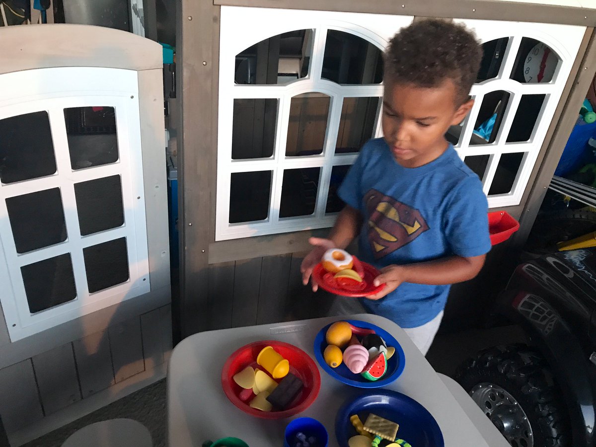 PhilEchols's tweet image. When your (almost) 4 year old makes you an imaginary feast, you graciously say “Thank you” and fake eat with him. #FutureChef &amp;amp; #NobelPrizeWinner