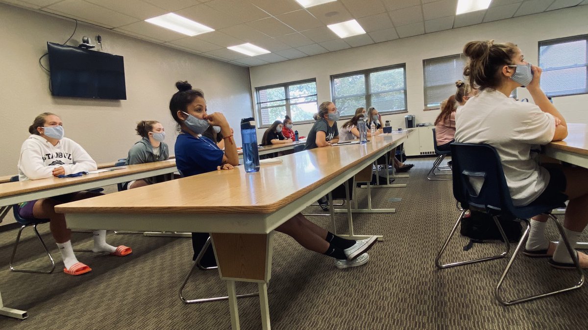 MilesCCWBB's tweet photo. Masked Up for our 1st Team Meeting!
#maskup #maskupmontana #maskupmcc #love #attitude #passion #discipline #teamrules #milescity #milescommunitycollege https://t.co/70exgK6MRJ