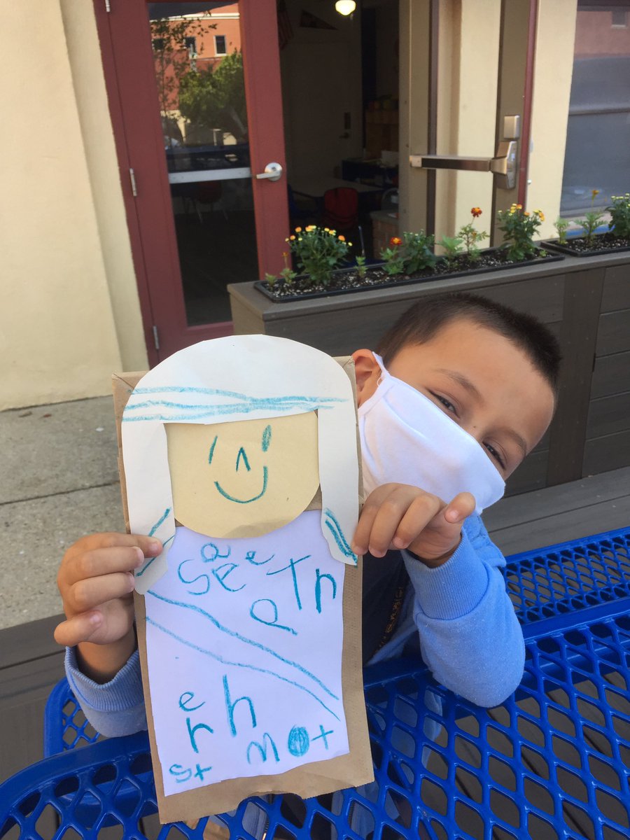 STA_Brookland's tweet photo. Our kindergarten Benedictine Scholars made adorable #MotherTeresa puppets in honor of her #FeastDay!  #STABrookland #CCASaints https://t.co/oXCtsSvbsz