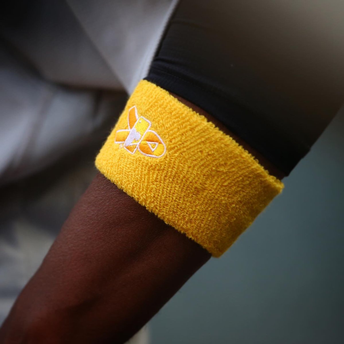 tigers's tweet photo. Wearing yellow for Childhood Cancer Awareness Month. 💛 https://t.co/Ib0jUitOyd