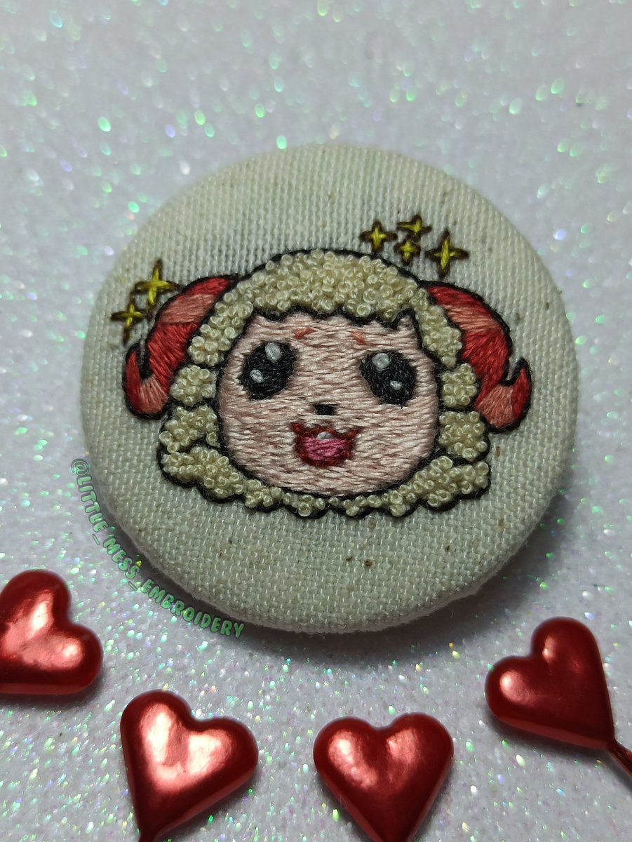 AntoniaHARII's tweet photo. ✨ Fibrilo ✨
Pin de 3cm, con micro nudo francés, bordado con una hebra y mucho amor.
#AnimalCrossingNewHorizons #Fibrilo #Embroidery https://t.co/7BiQOhdux8
