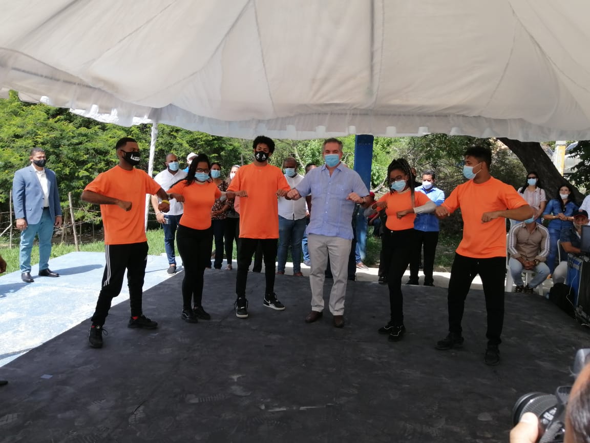 NewtonPujols's tweet photo. Atención Pueblo Dominicano, Es inaceptables las Propuestas del Ministro de los Programas Especiales de la presidencia Dominicana  @neneycabrera, la juventud tiene derecho a tener mejores oportunidades para construir una mejor República Dominicana. #PuntosCulturalesSeNesecita. https://t.co/miVaHUz24X