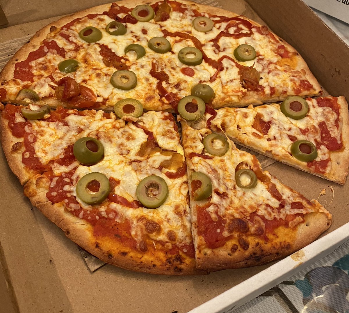 fe2rawi's tweet photo. @SharkawyMD; master of Infectious Disease, Master of pizza. These were amazing. Thanks so much! https://t.co/2B2EjN6Oqo