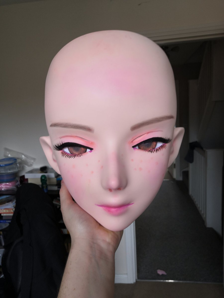 Oldehag1's tweet photo. Finally got parts I wanted for the back piece, temporary wig until I can get one in a better suited colour. https://t.co/RSMOgih3qo