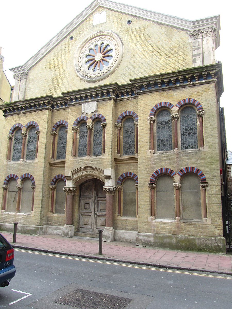 The Middle Street Synagogue was built in 1875 in Brighton, England.Its design is a mix of Italian Renaissance and Byzantine Revivalism. The interior decoration was funded by the Sassoon family.