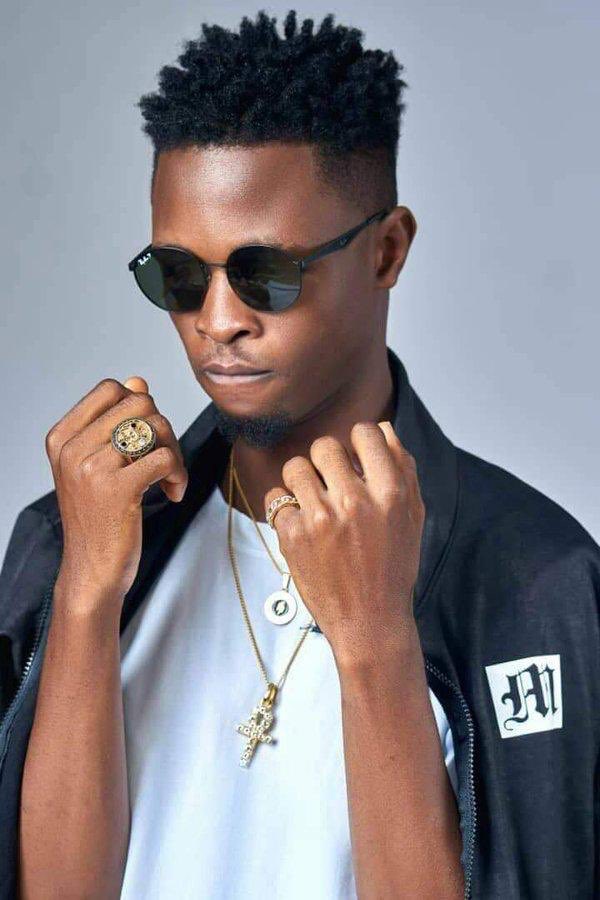 ConfuciousNFT's tweet photo. Last tweet for the night😊

Rep your stan! 
Retweet for King Laycon, like for Queen Erica.  #BBNaija https://t.co/tCvYTmFAUi