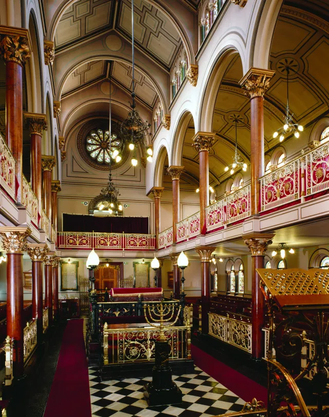 The Middle Street Synagogue was built in 1875 in Brighton, England.Its design is a mix of Italian Renaissance and Byzantine Revivalism. The interior decoration was funded by the Sassoon family.