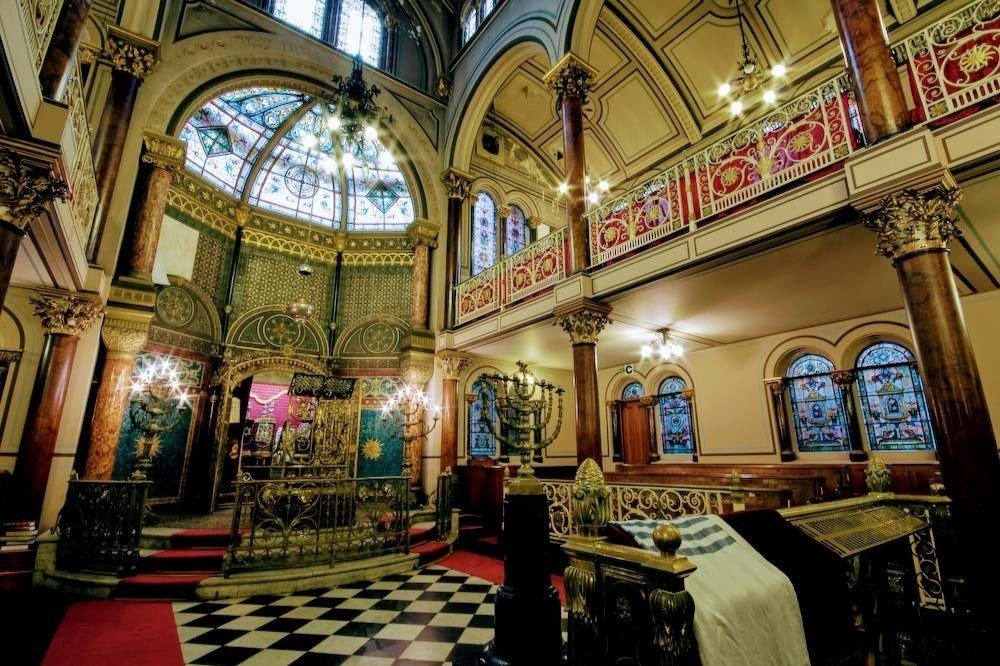 The Middle Street Synagogue was built in 1875 in Brighton, England.Its design is a mix of Italian Renaissance and Byzantine Revivalism. The interior decoration was funded by the Sassoon family.