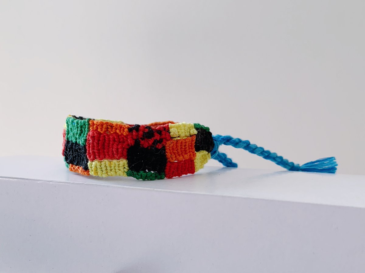 wulivia19's tweet photo. Selling #HarryStyles cardigan inspired bracelets and keychain on my ETSY. #harrystylescardigan #friendshipbracelets https://t.co/d98hKEOLQw https://t.co/vDGUH6w9SY