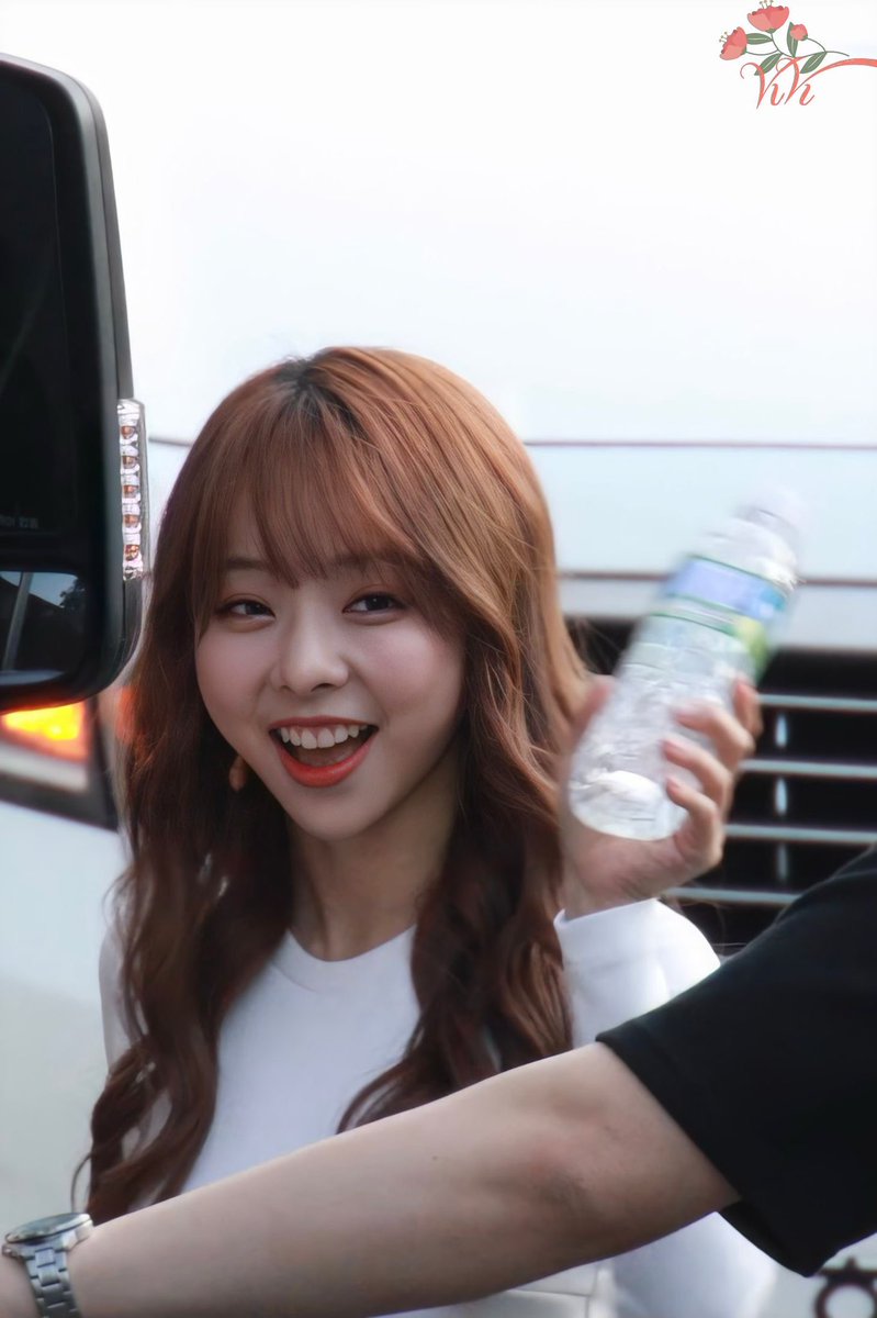 ok but she's 🤏🏻🤏🏻🤏🏻🤏🏻🤏🏻 #비비