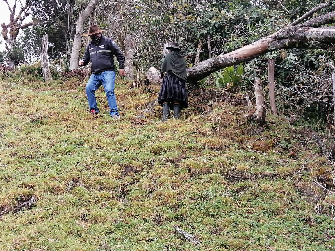 Se acompañó para tratar de solucionar un problema de linderos, en el sector  conllo de la parroquia Chumblin. Autoridades que intervinieron Jefe Político, Teniente Político y Comisarío Nacional del cantón San Fernando.