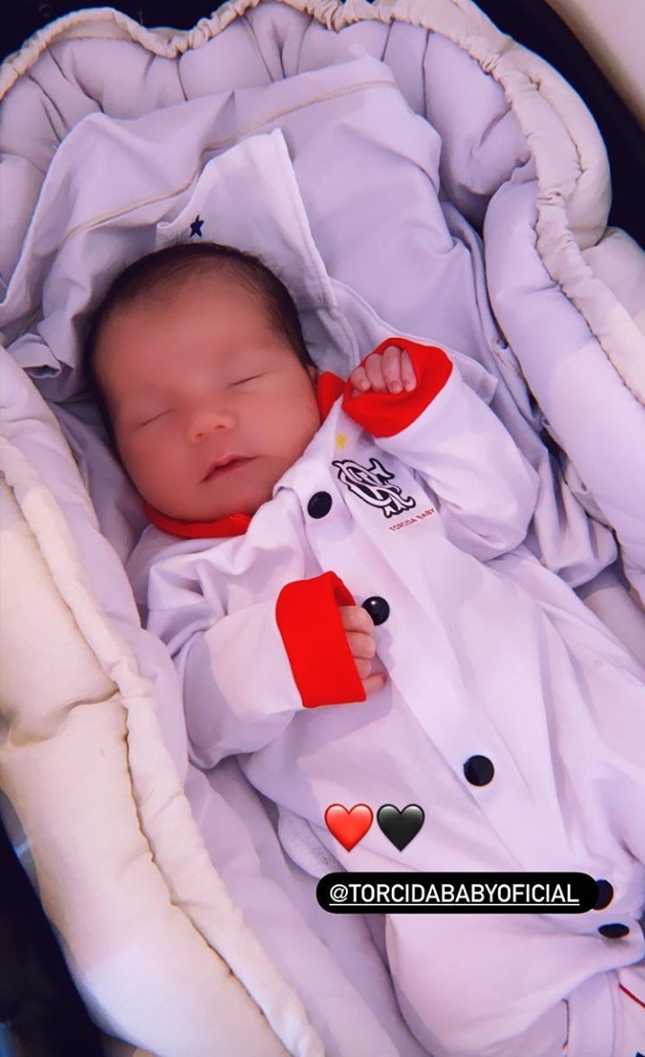 bebescrf's tweet photo. nosso novo amuleto 🥺🥺🥰🥰🥰🥰 https://t.co/PGKLezpF5v