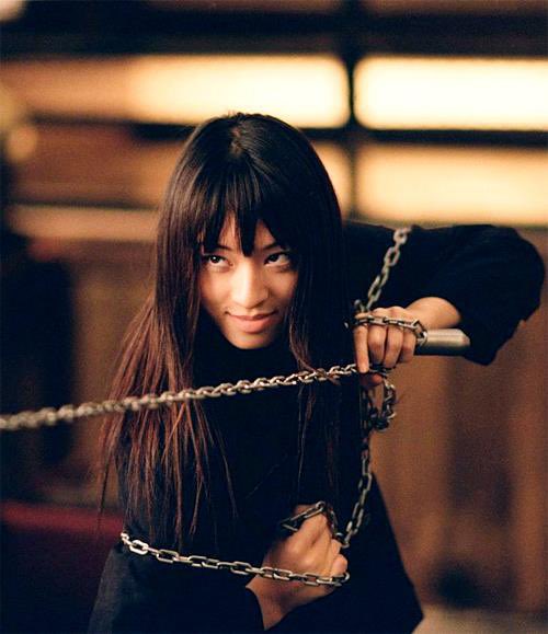 Chiaki Kuriyama as GoGo in renowned Orientalist Quentin Tarantino’s Kill Bill Volume 1 doesn’t speak and a reason for her lack of lines isn’t given leaving us to assume Tarantino had no ideas for her character passed what she looks and fights like  https://twitter.com/FalynnK/status/1302411384874045440