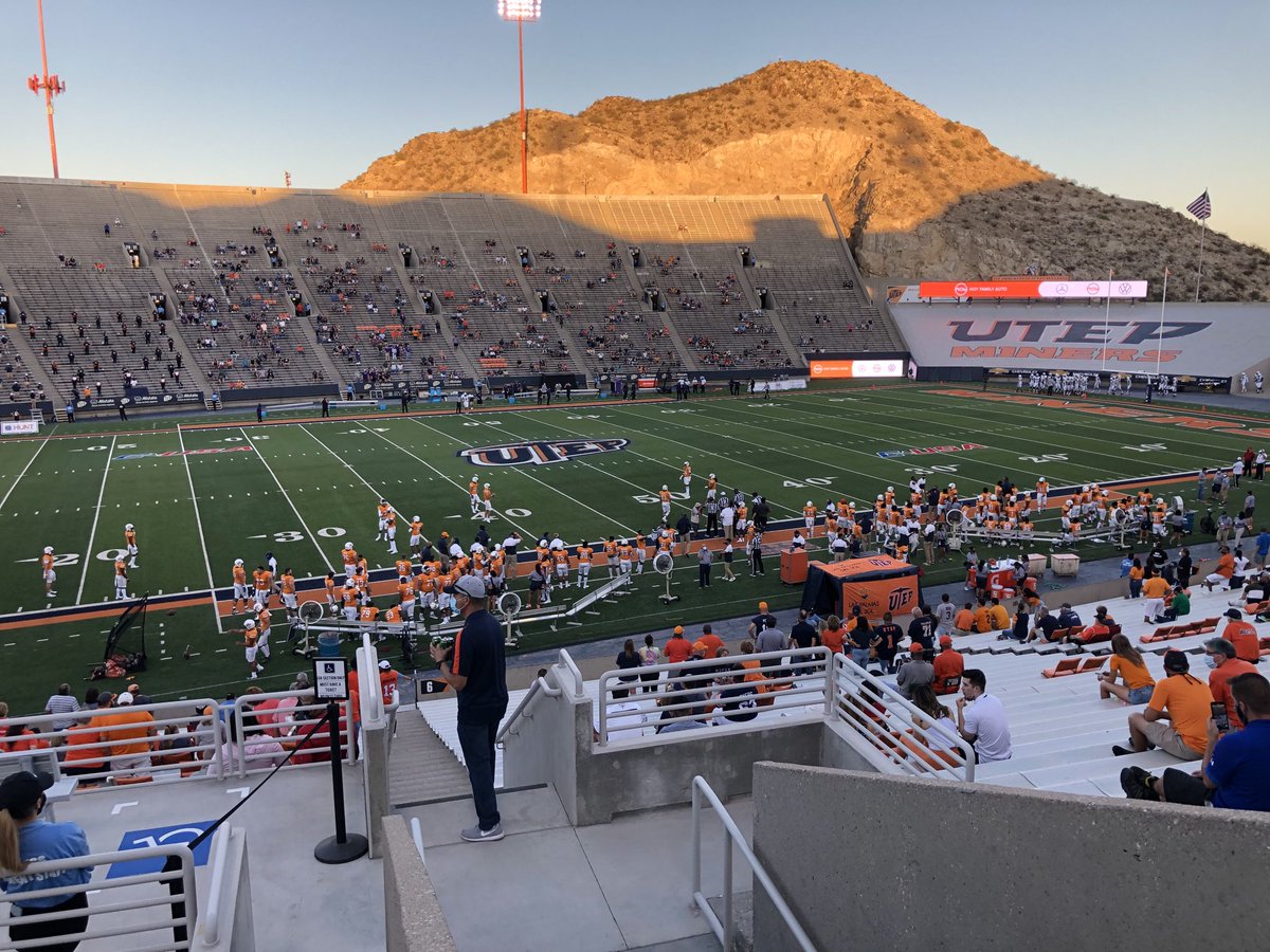 MichelleKaip's tweet photo. Here to cheer on the Miners! #UTEP #GoMiners https://t.co/reLakpdrv4
