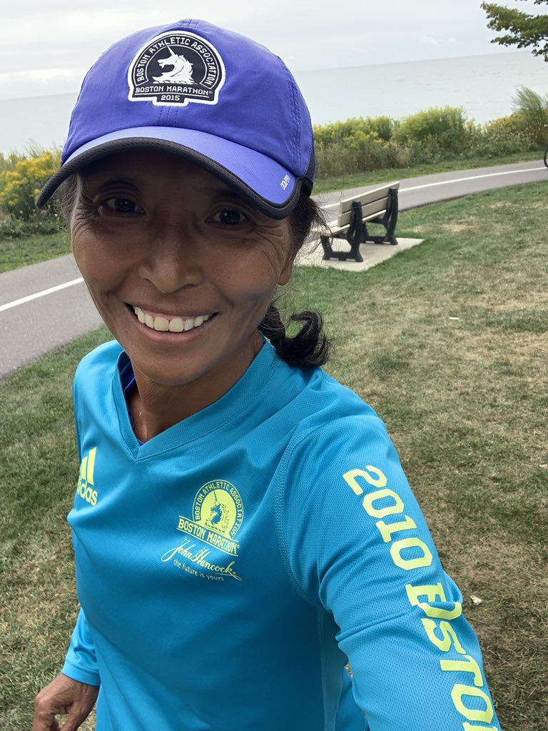 sherabmelvin's tweet photo. Guess who finished her virtual @bostonmarathon💛💙🦄

Missed the Hopkinton send off, crowds at Framingham, Wellesley college girls, Lake in Natick, Boston college boys, the Shit-Go sign, the left &amp; right turn towards the Finish. https://t.co/FH0QupqxLz