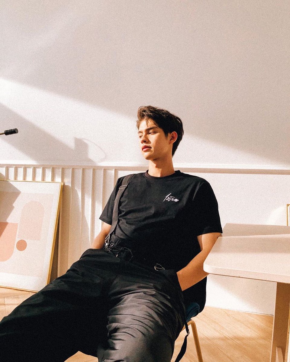 allbright_ofc's tweet photo. Have a BRIGH day with Astrostuffs. ☀️🪐

IG bbrightvc

#bbrightvc https://t.co/2dNTm85g3m