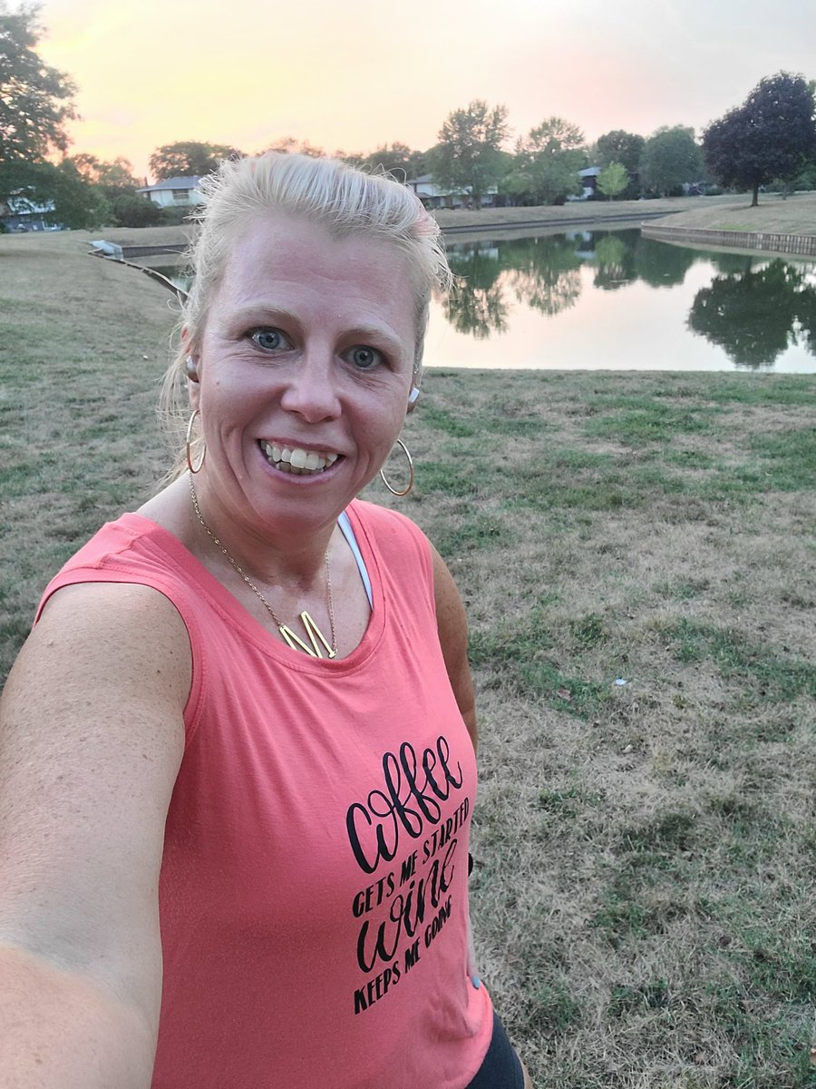 mpiks23's tweet photo. A beautiful night for a run! I was a tad slower tonight but managed to go a little father. Inching towards that 10k.🏃♀️ #54RunToRead #HaveYouSignedUpYet #NeverQuit #StrongMomma #CampiStrong https://t.co/Rnb89YkOdj