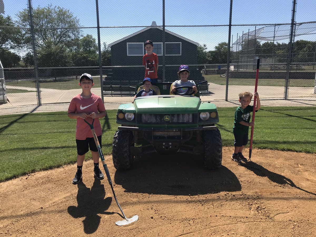 GBN_Baseball's tweet photo. A special thanks to the Graham and Savino children for all of their hard work today.
Having a second Gator at the fields was a huge help!
We couldnโt have done it without all of you.
#LearningEarly #StartEmYoung #GroundsKeepers https://t.co/8J29Oiwgk9