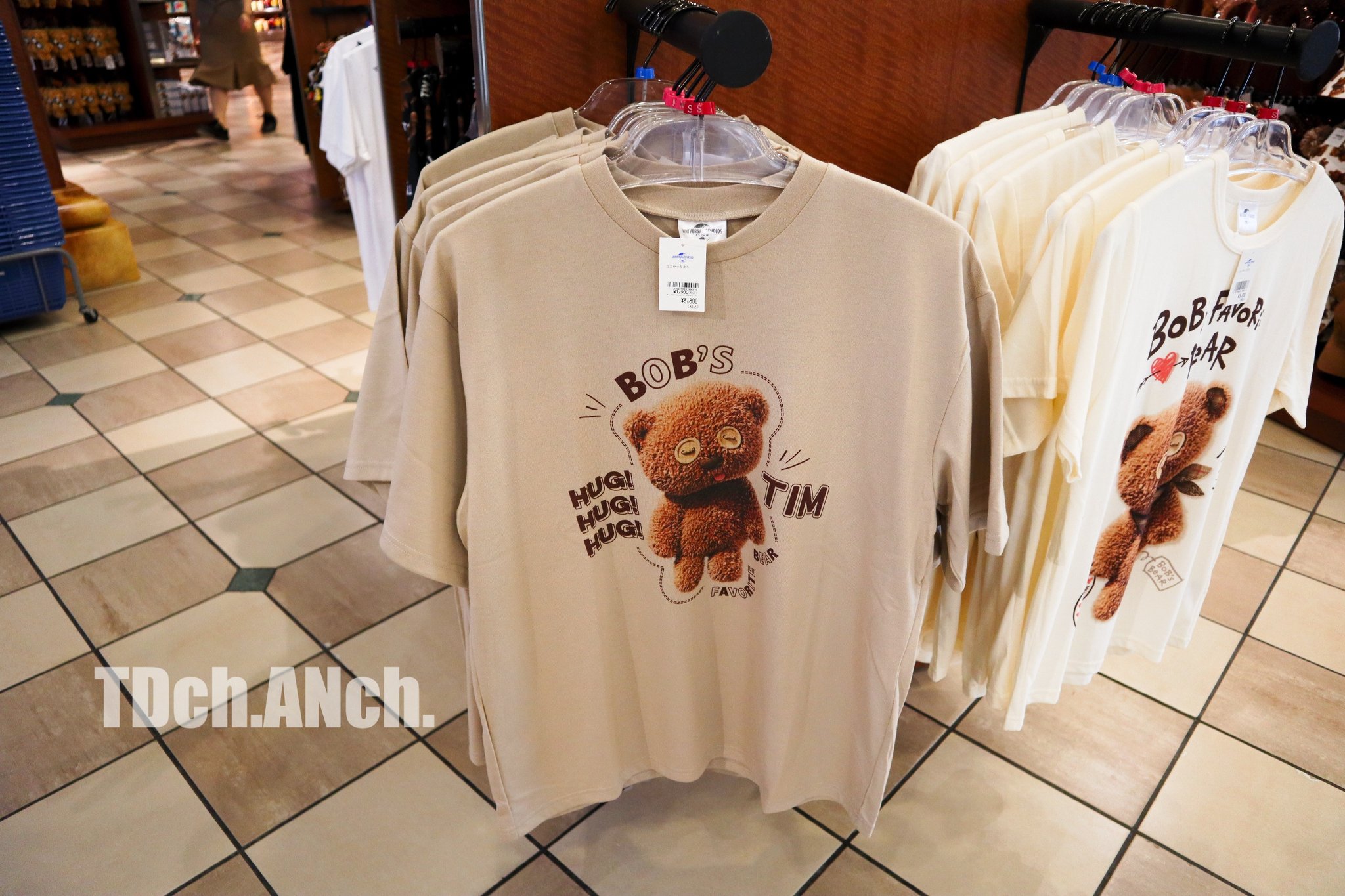 Tdch Anch ユニバのtシャツって可愛いの多いよね ティムの値下げされて1900円だし グレージュ好きだし 買おうか悩む スパイダーマンも見る度に気になってる笑 Usjファン Usj ユニバ ティム T Co Ozze7fgwka Twitter