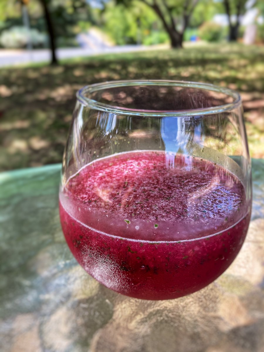 veryblakelee's tweet photo. p.s. not sure why the image on the first tweet is a candle (it pulled at random from the post?) but here’s the mojito in all its fuchsia glory https://t.co/gGZ2nVUI6C