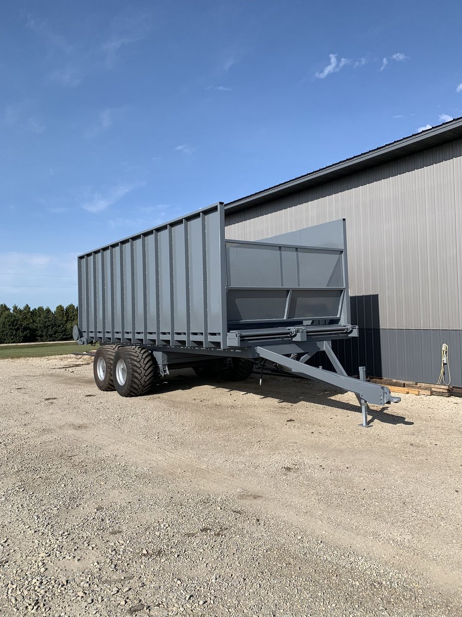 mduthe's tweet photo. Wagon project complete! Let harvest 2020 begin! @dave_uthe design https://t.co/U2xDZPQXbI